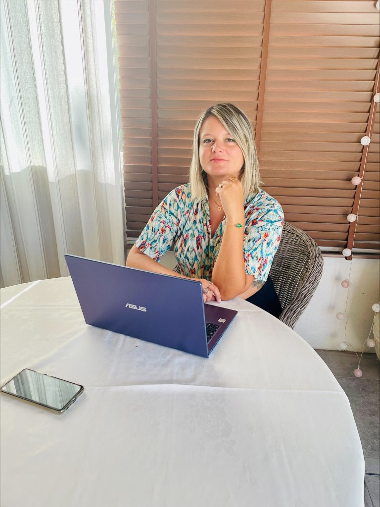 ### **Community Management & Réseaux Sociaux**

- community manager freelance
- gestion réseaux sociaux
- social media manager
- agence social media
- stratégie réseaux sociaux
- animation communauté en ligne
- publications réseaux sociaux
- contenu engageant Instagram/Facebook
- publicité Facebook & Instagram

### **2. Référencement & Visibilité Digitale**

- référencement local
- SEO Google My Business
- visibilité sur Google
- premier sur Google
- améliorer référencement entreprise
- solution digitale pour PME
- stratégie digitale locale